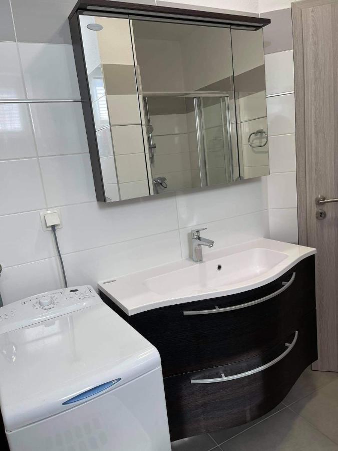 Kuca Za Odmor Bachus Villa Peroj Exterior foto
