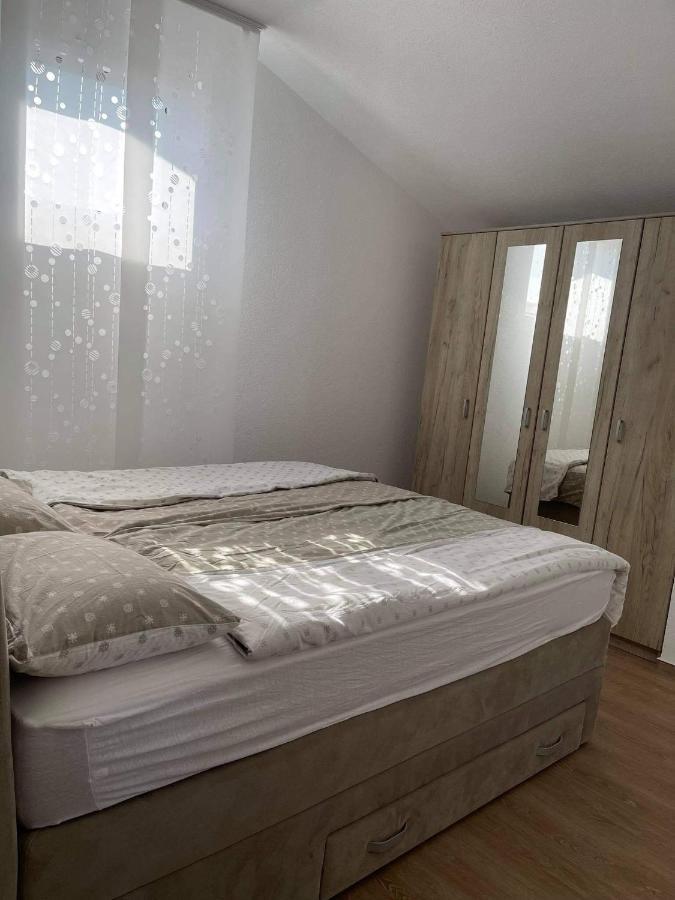 Kuca Za Odmor Bachus Villa Peroj Exterior foto